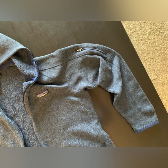 COPY - Patagonia Hoodie - Picture 2 of 6